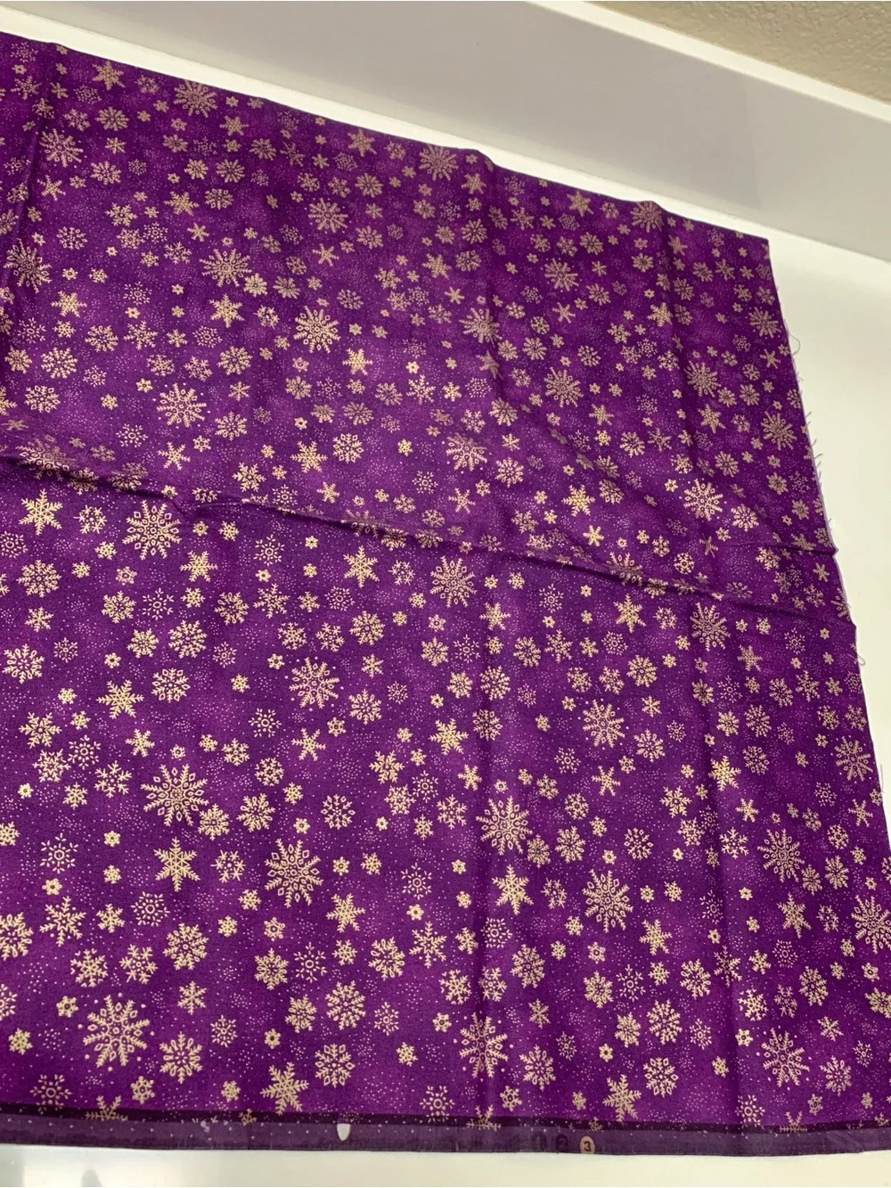 MAKOWER UK Yuletide Snowflakes 548 Cotton Fabric 1 Yard Purple Gold